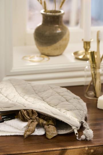Quilted Toiletry Bag Linen