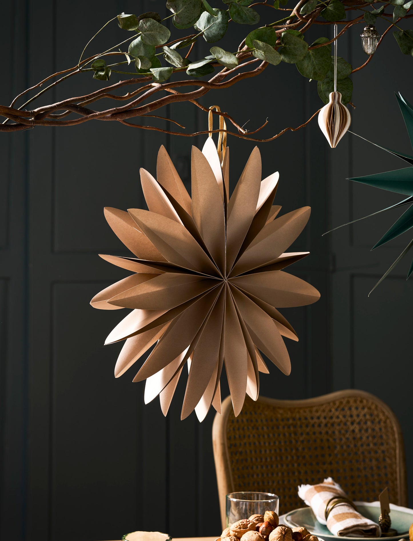 Paper Curved Christmas Star | Truffle