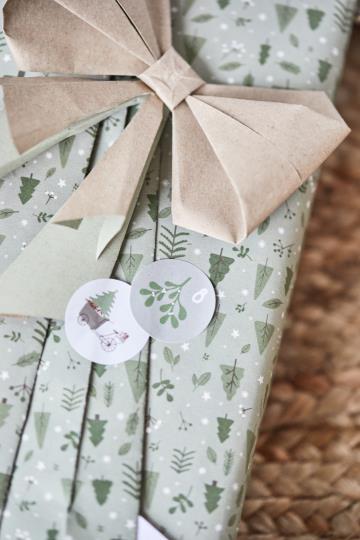 Gift Wrap Green Christmas Forest