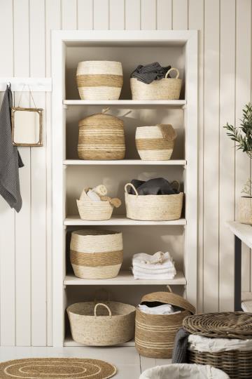 Corn basket with brown stripe