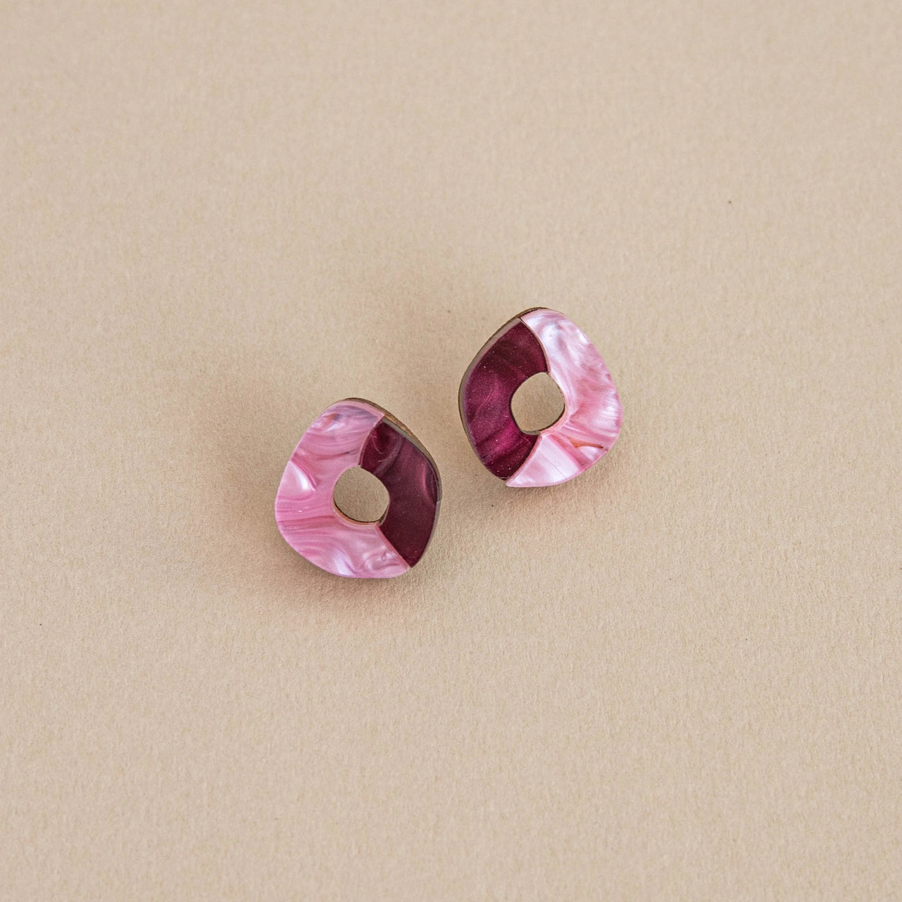 'Oh' Stud Earrings | Berry + Pink