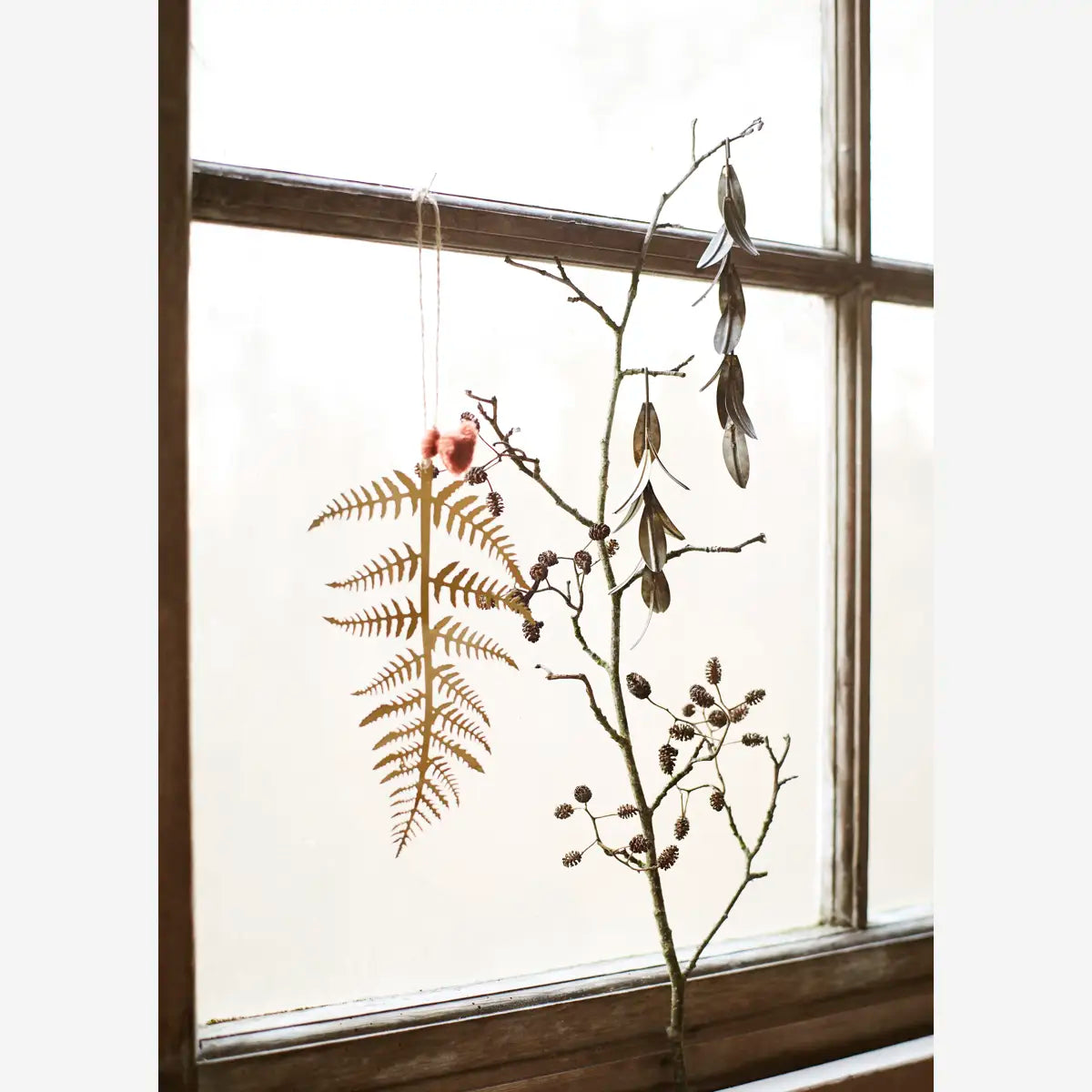 Hanging Iron Leaves